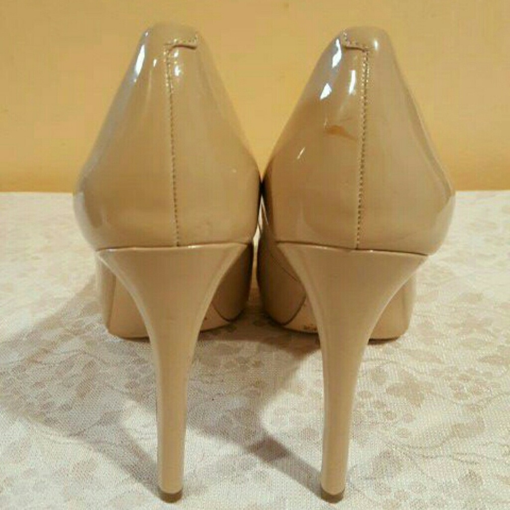 BCBGENERATION Nude Heels - Picture 4 of 5